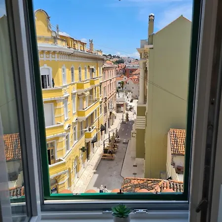 Fantattic Old Town Σπλιτ